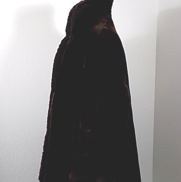 Vintage Women's Sheared Lamb Mandel Furs Coat - Picture 3 of 6